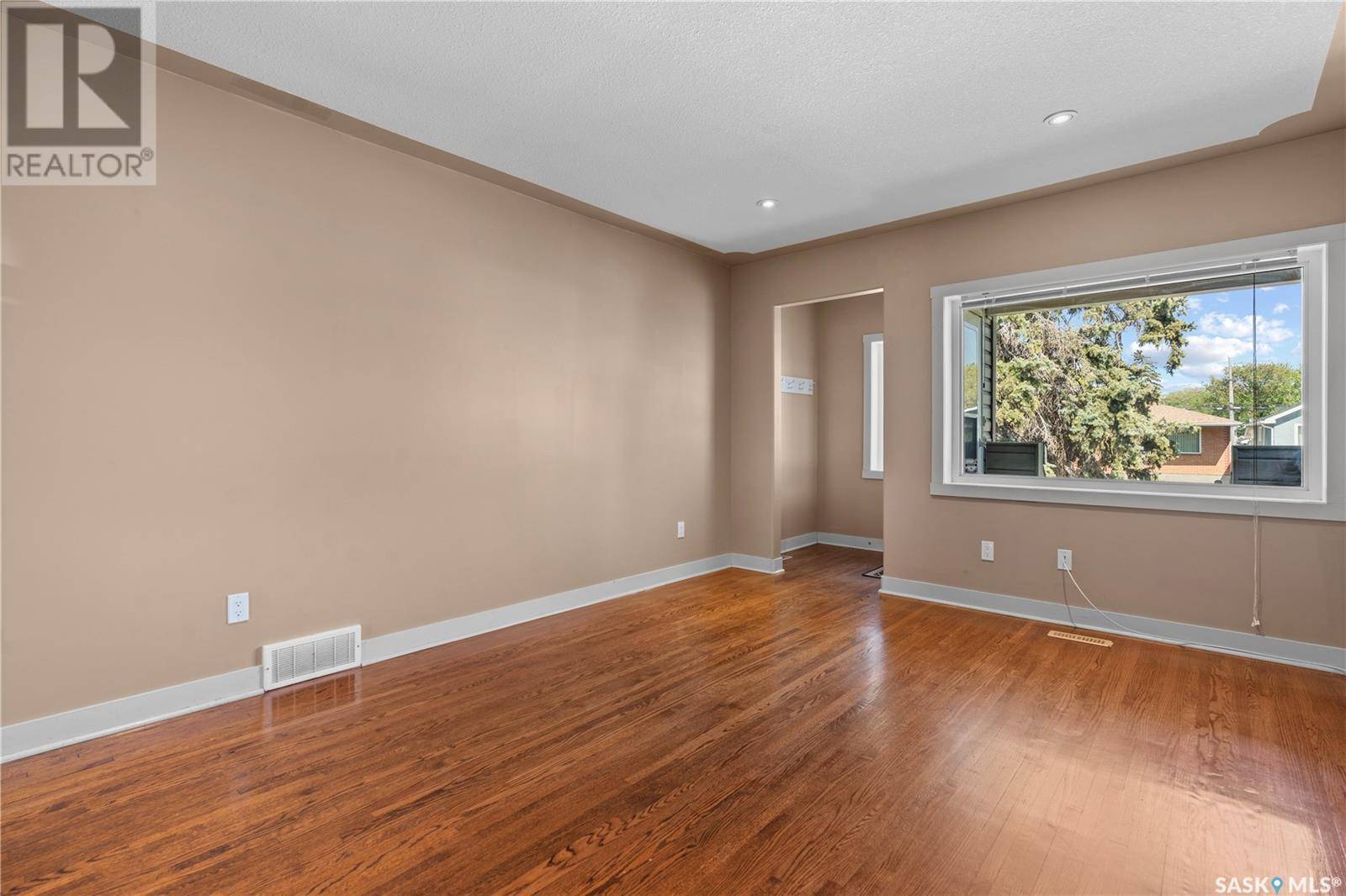 Regina, SK S4N2W1,2224 McAra STREET