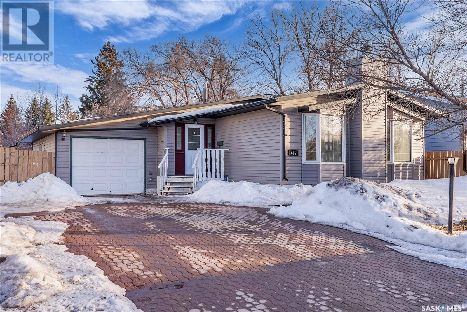 Saskatoon, SK S7K5G7,615 LENORE DRIVE