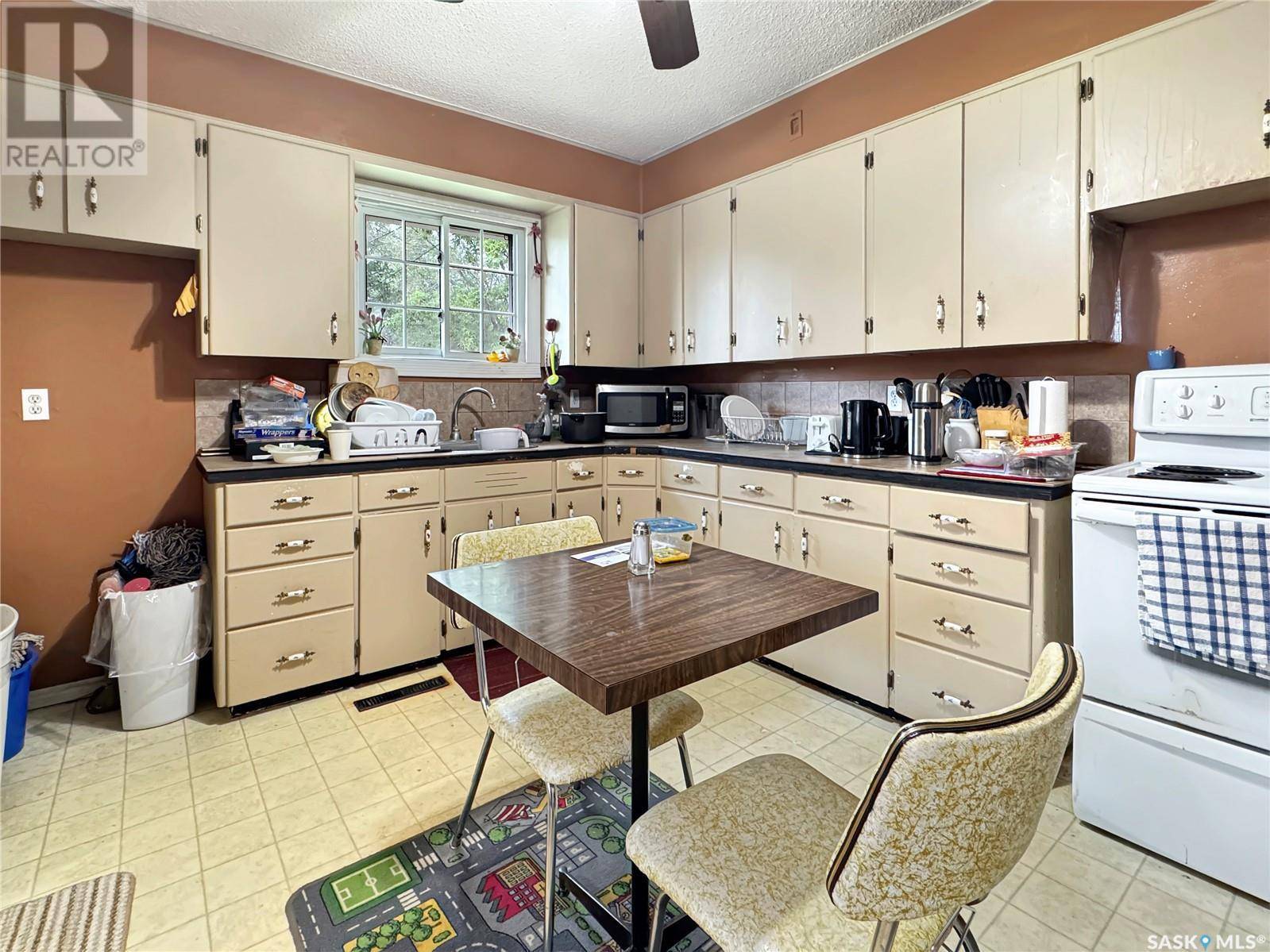 North Battleford, SK S9A1T5,1571 105th STREET