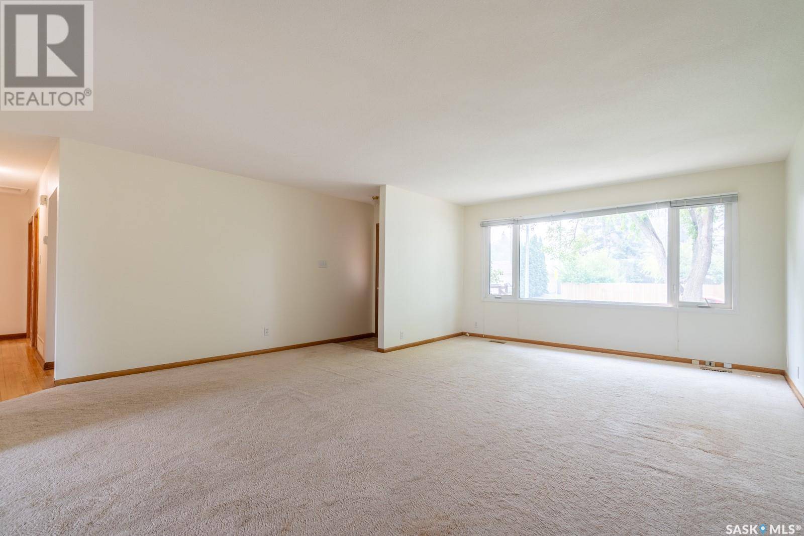 Regina, SK S4S3X8,1336 McNiven AVENUE