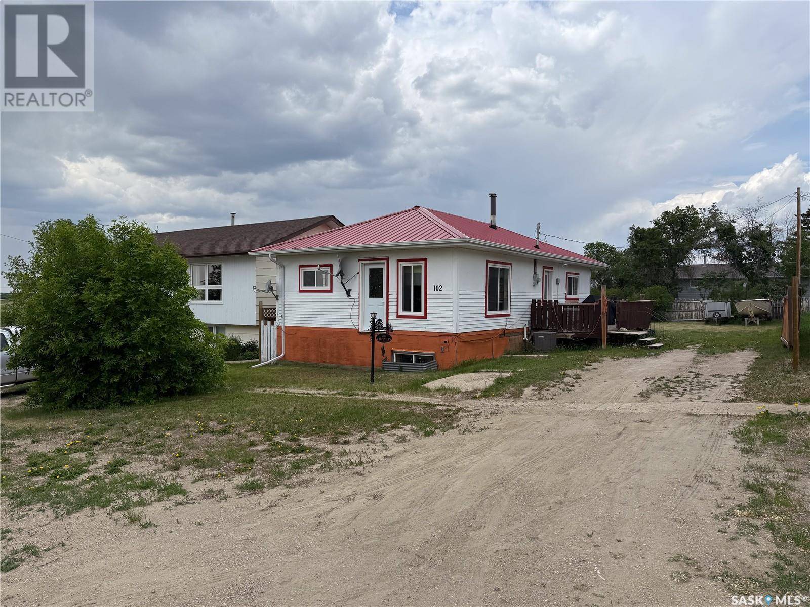 Abbey, SK S0N0A0,102 Wayne STREET