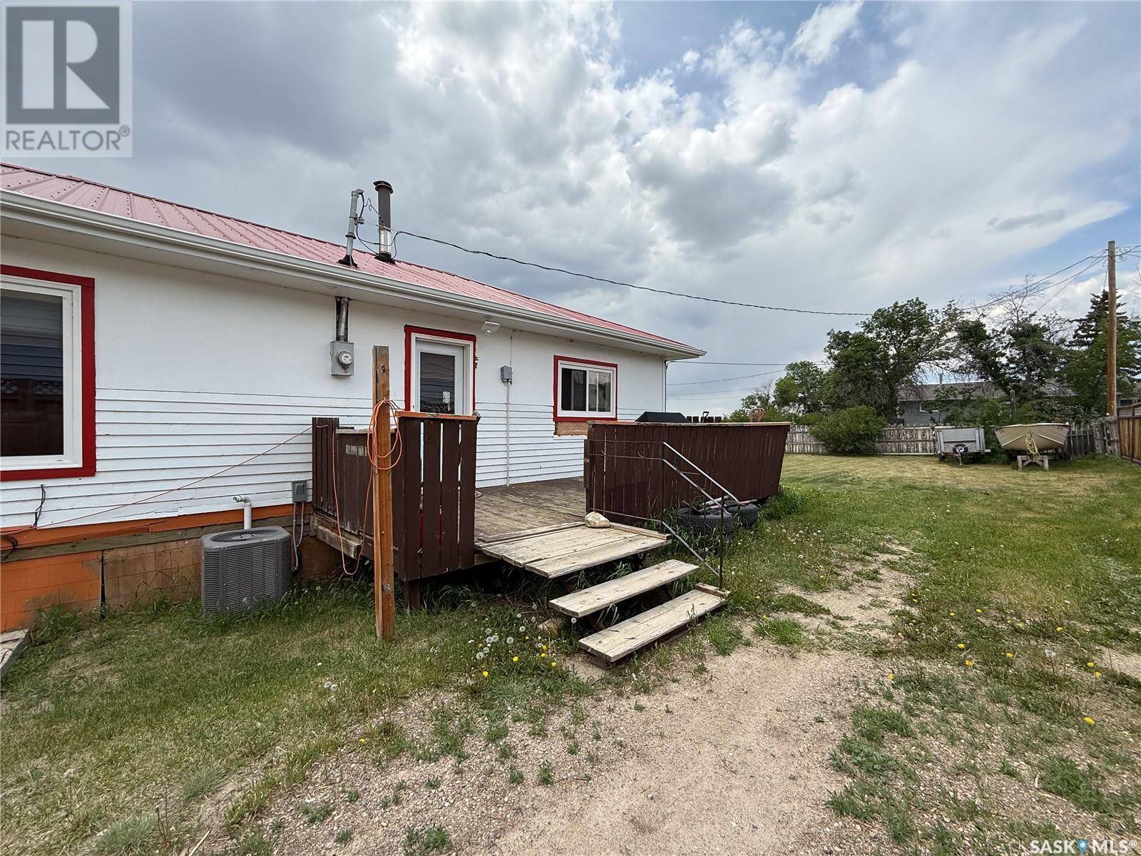 Abbey, SK S0N0A0,102 Wayne STREET