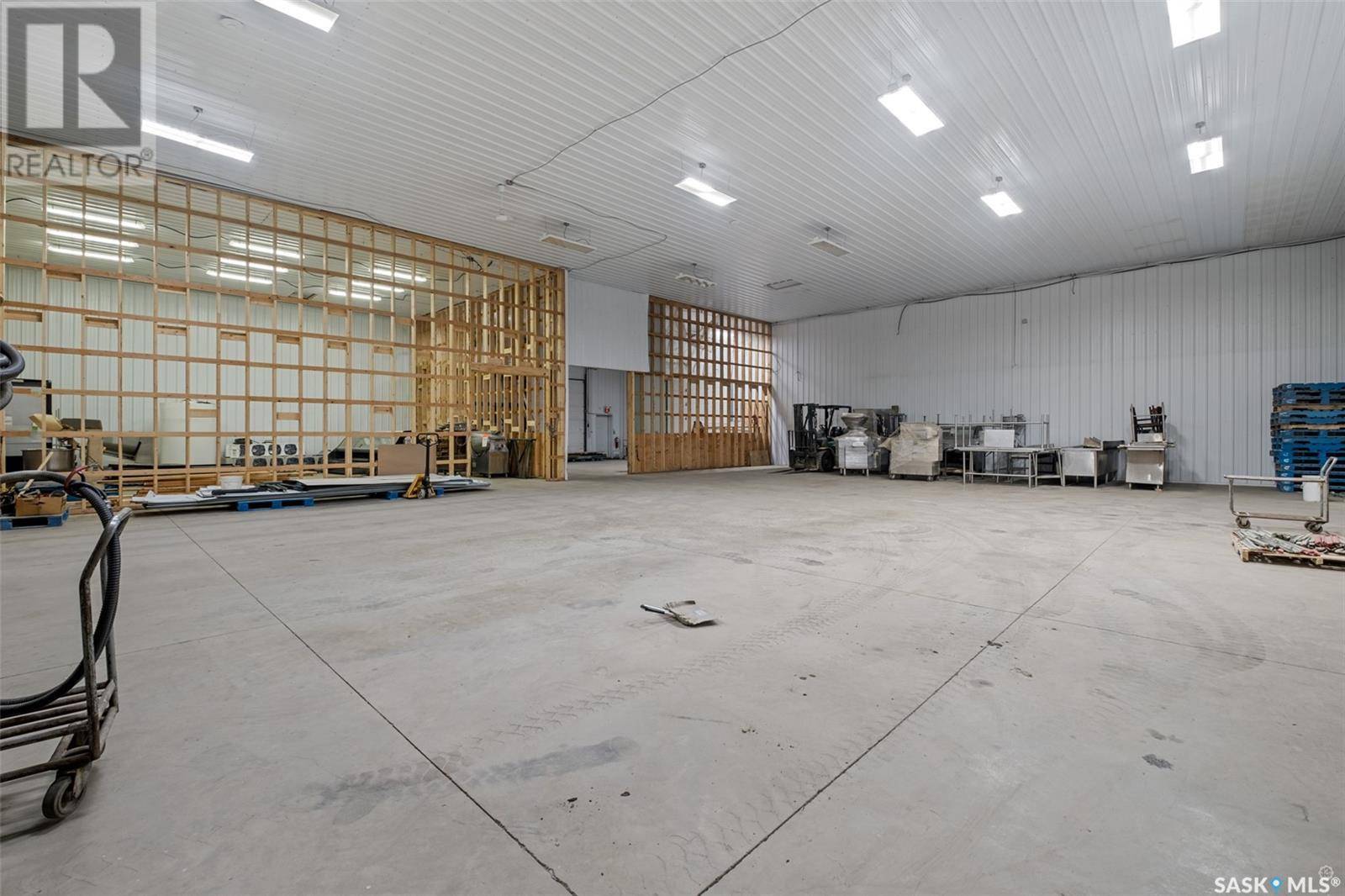 Prince Albert, SK S6W1A4,400 40th STREET E