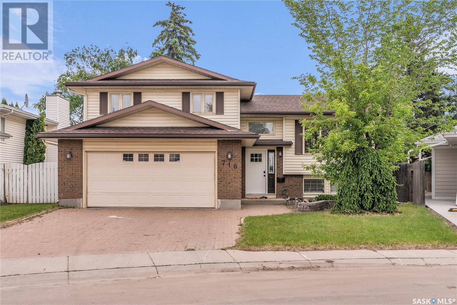 Saskatoon, SK S7J4X7,710 Brightsand CRESCENT