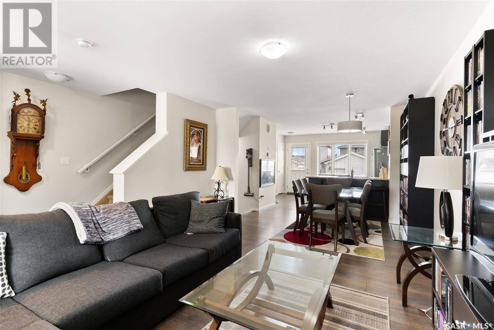 Regina, SK S4Y0E8,7994 Canola AVENUE