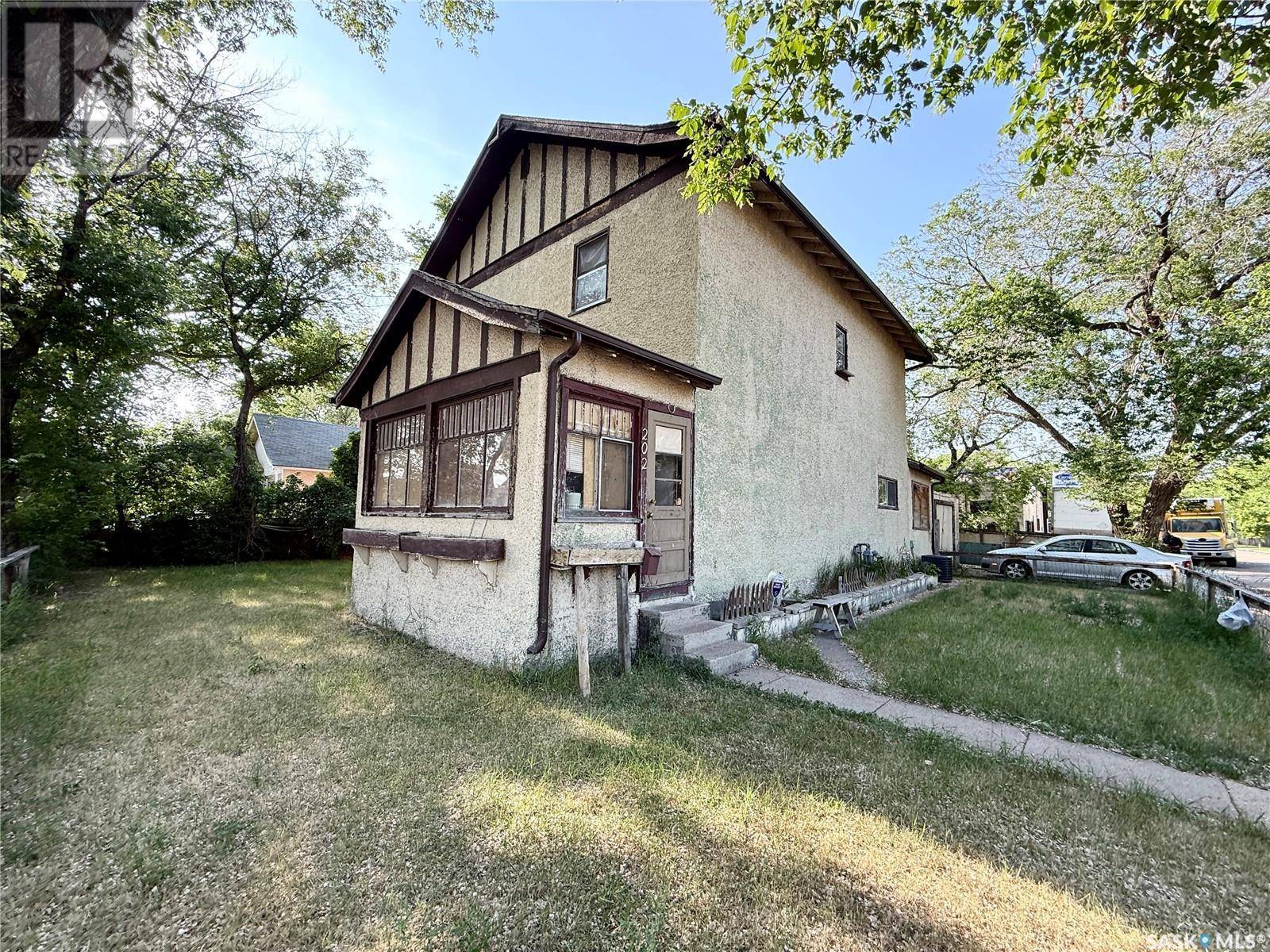 Saskatoon, SK S7M0X1,202 24th STREET W