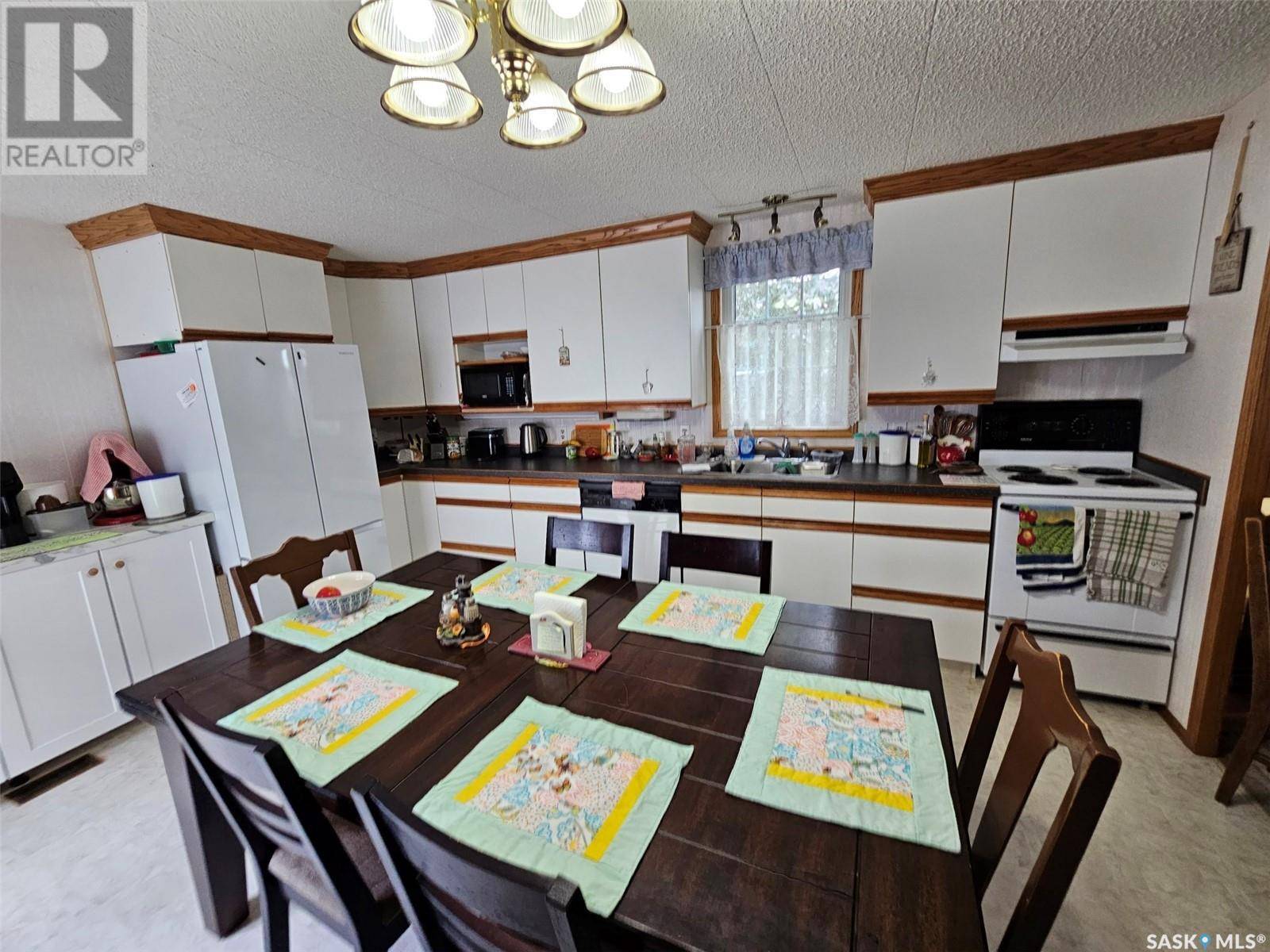 Carlyle, SK S0C0R0,323 6th STREET W