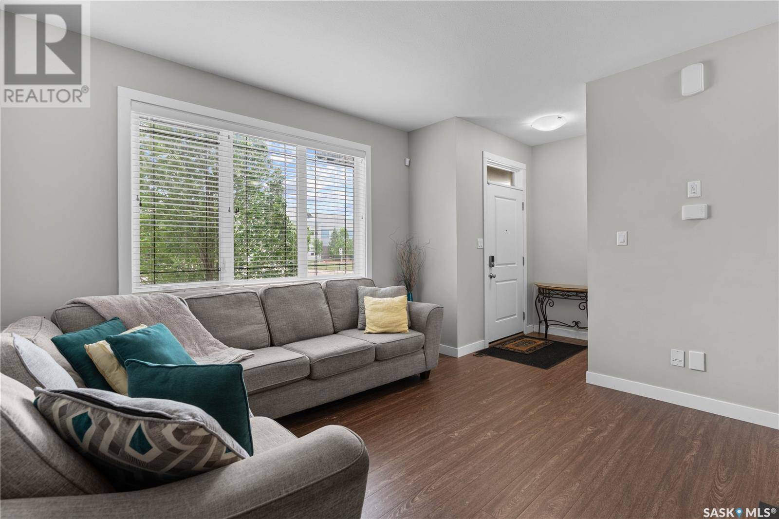 Regina, SK S4W0P7,4398 James Hill ROAD