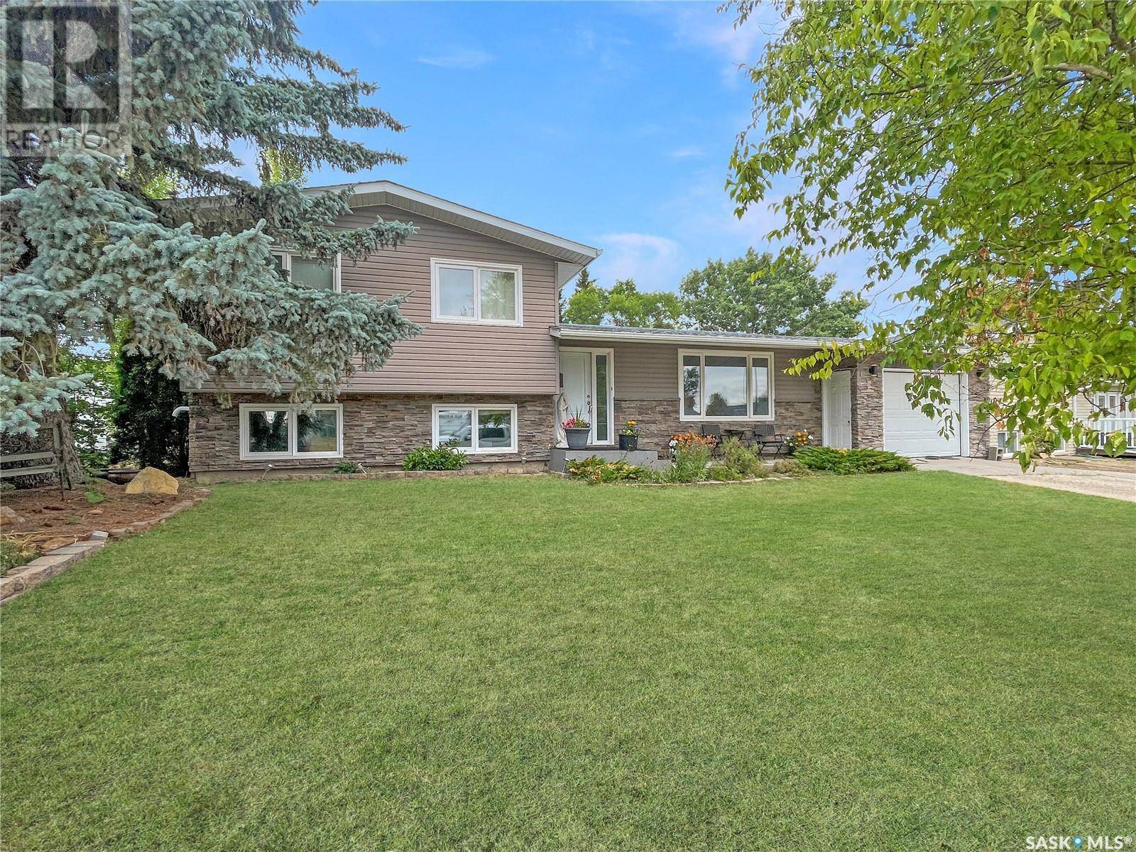 Swift Current, SK S9H1P4,52 Macdonald CRESCENT