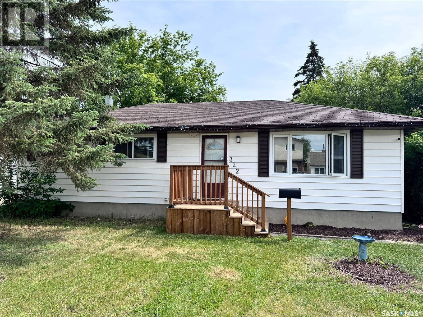 Saskatoon, SK S7M2V2,722 Weldon AVENUE