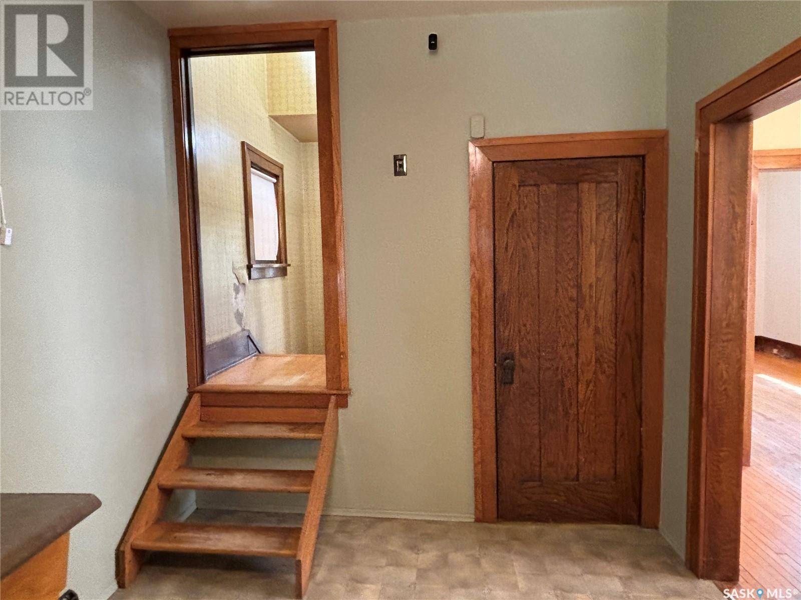 Moose Jaw, SK S6H1B1,1144 Chestnut AVENUE NE