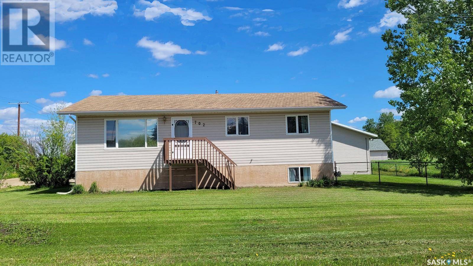 Meadow Lake, SK S9X1J3,702 6th STREET E