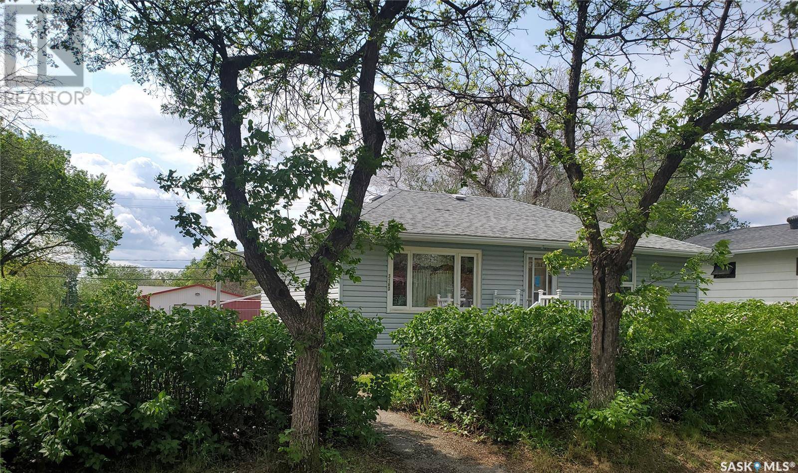 Gull Lake, SK S0N1A0,3160 Rutland AVENUE
