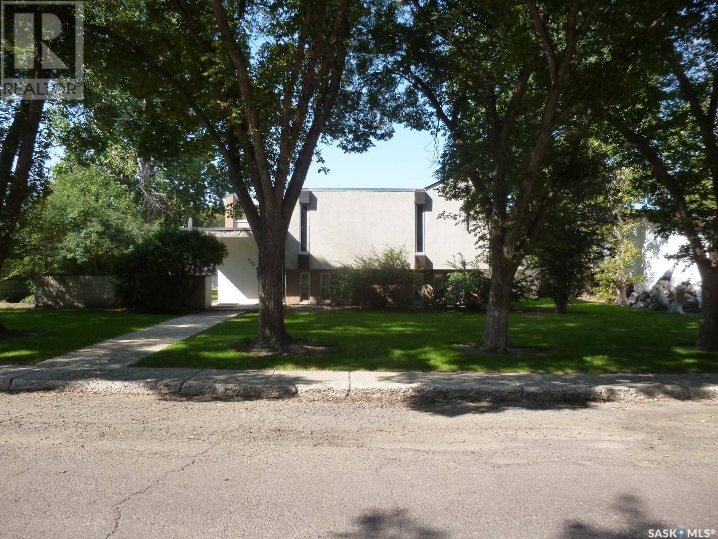 Shaunavon, SK S0N2M0,433 3rd STREET E
