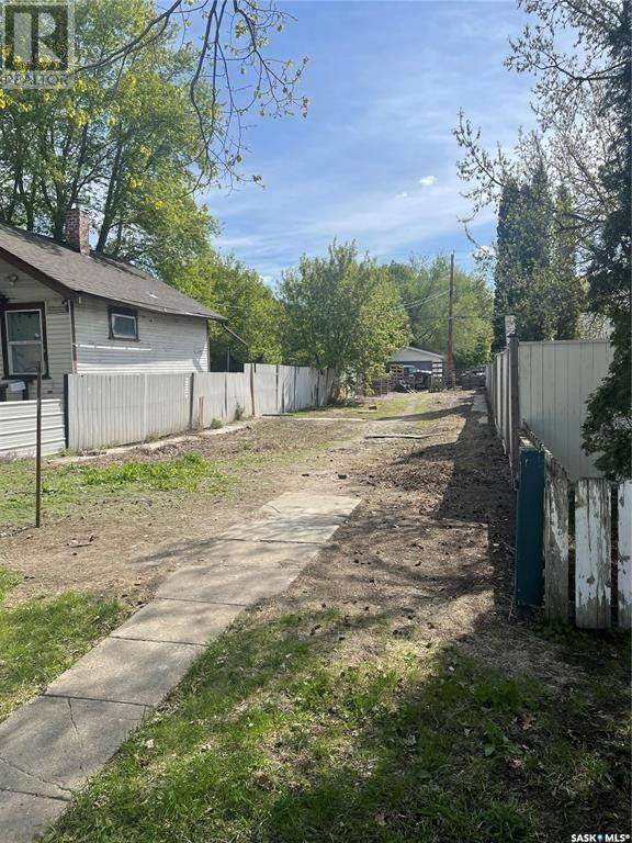 Saskatoon, SK S7M2Z3,350 R AVENUE S
