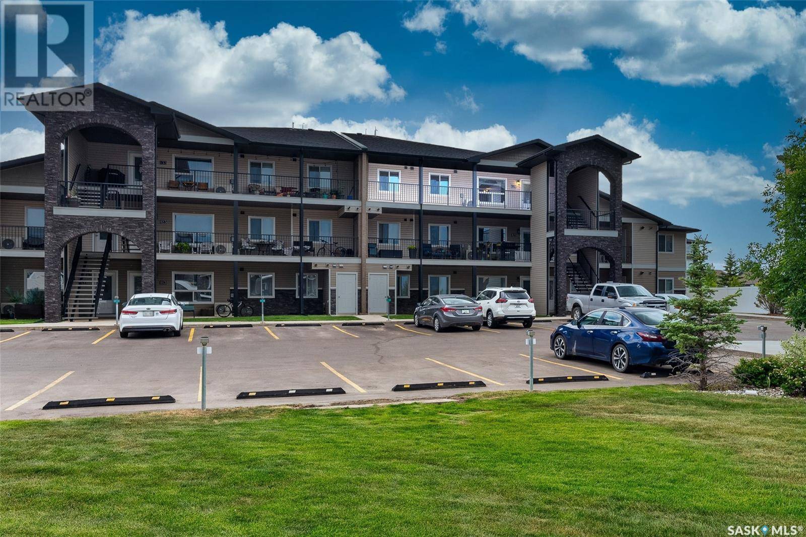 Saskatoon, SK S7T0T1,135 125 Willis CRESCENT