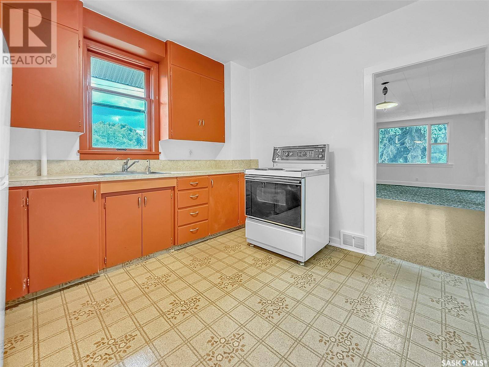Swift Current, SK S9H0V5,501 4th AVENUE NW