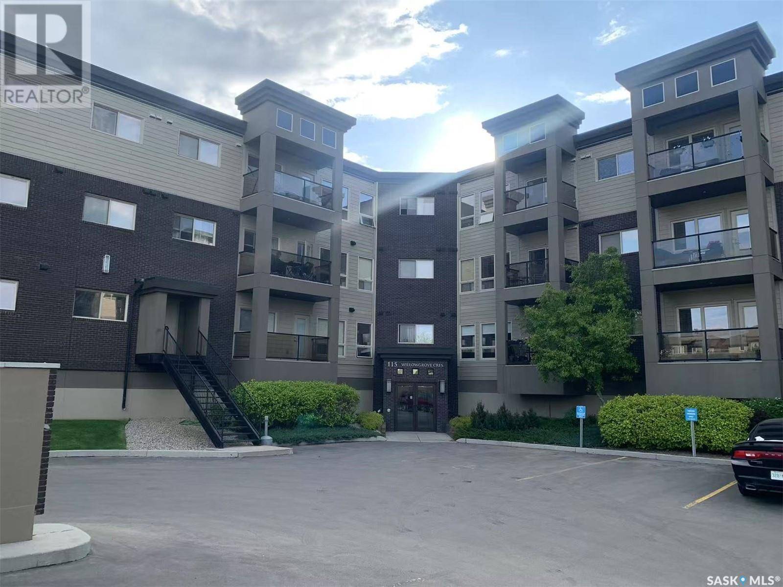 Saskatoon, SK S7W0N4,203 115 WILLOWGROVE CRESCENT