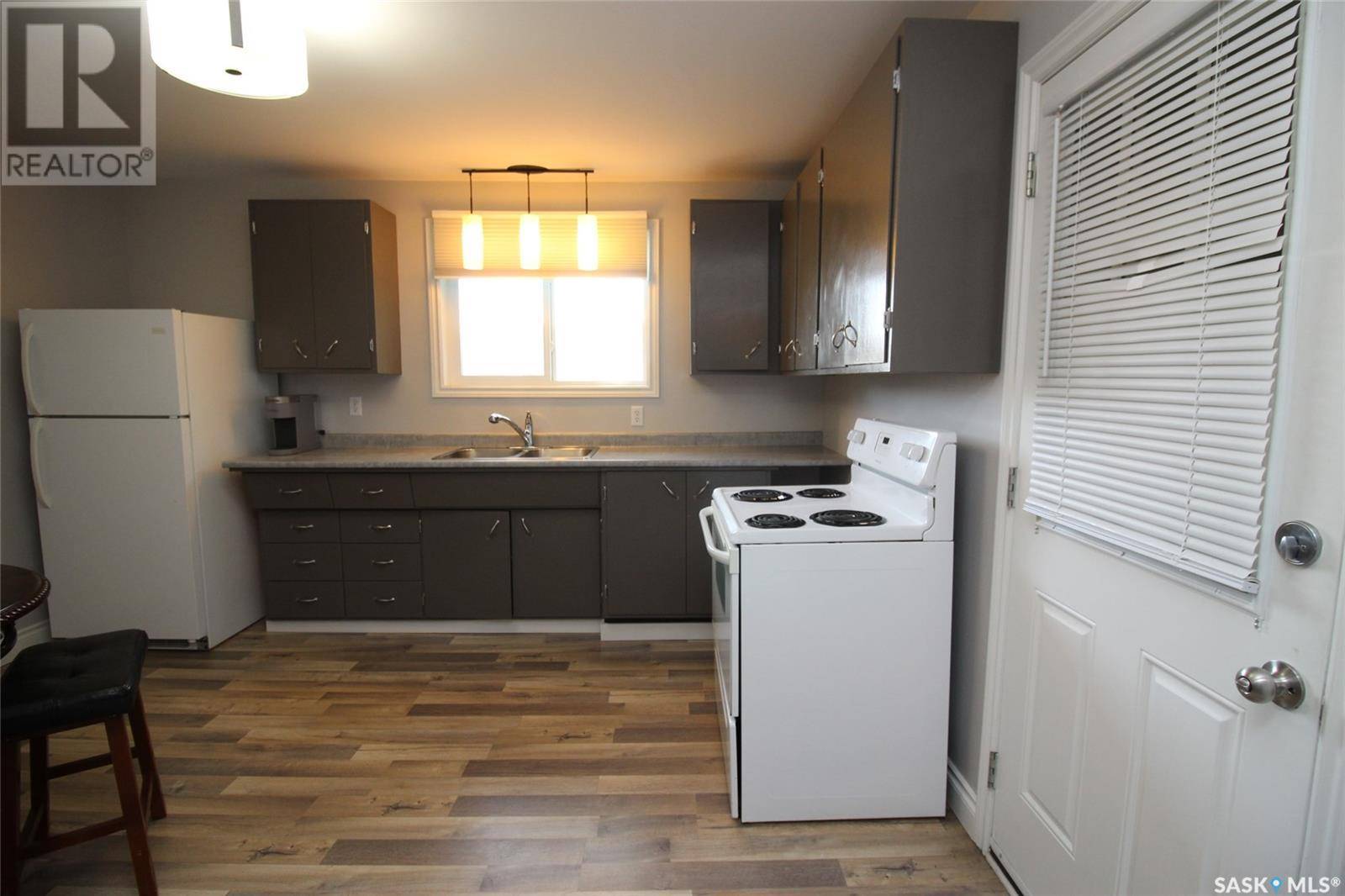 Shaunavon, SK S0N2M0,580 3rd STREET E