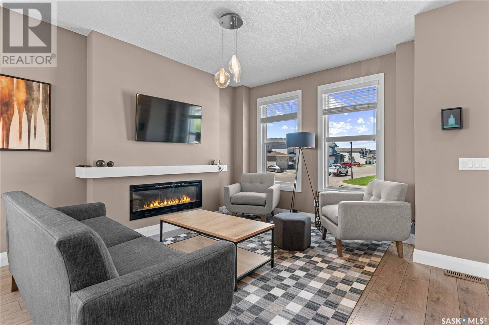 Regina, SK S4V3M5,5301 Green Silverberry DRIVE E