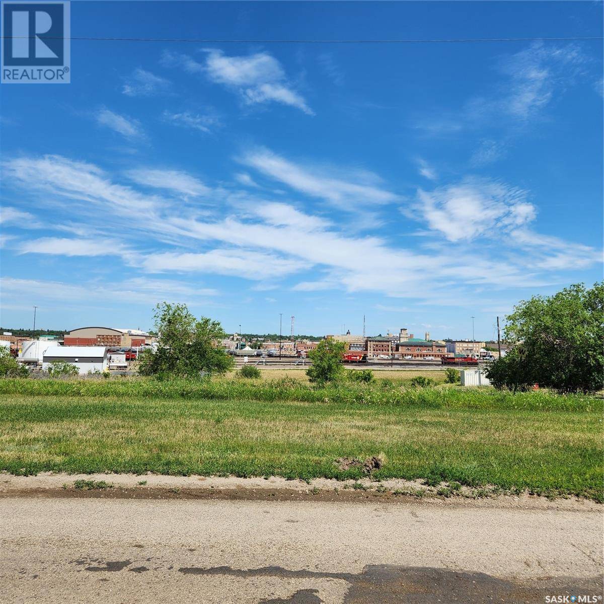 Moose Jaw, SK S6H4X2,33 Home STREET W
