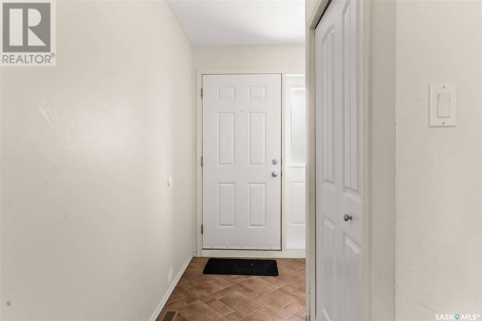 Pilot Butte, SK S0G3Z0,183 Chateau CRESCENT