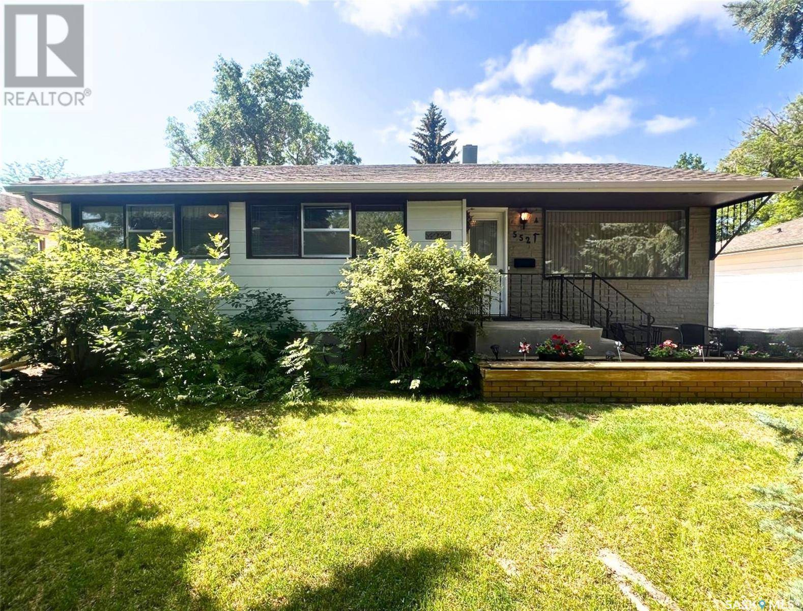 Swift Current, SK S9H1W7,552 Grey STREET E