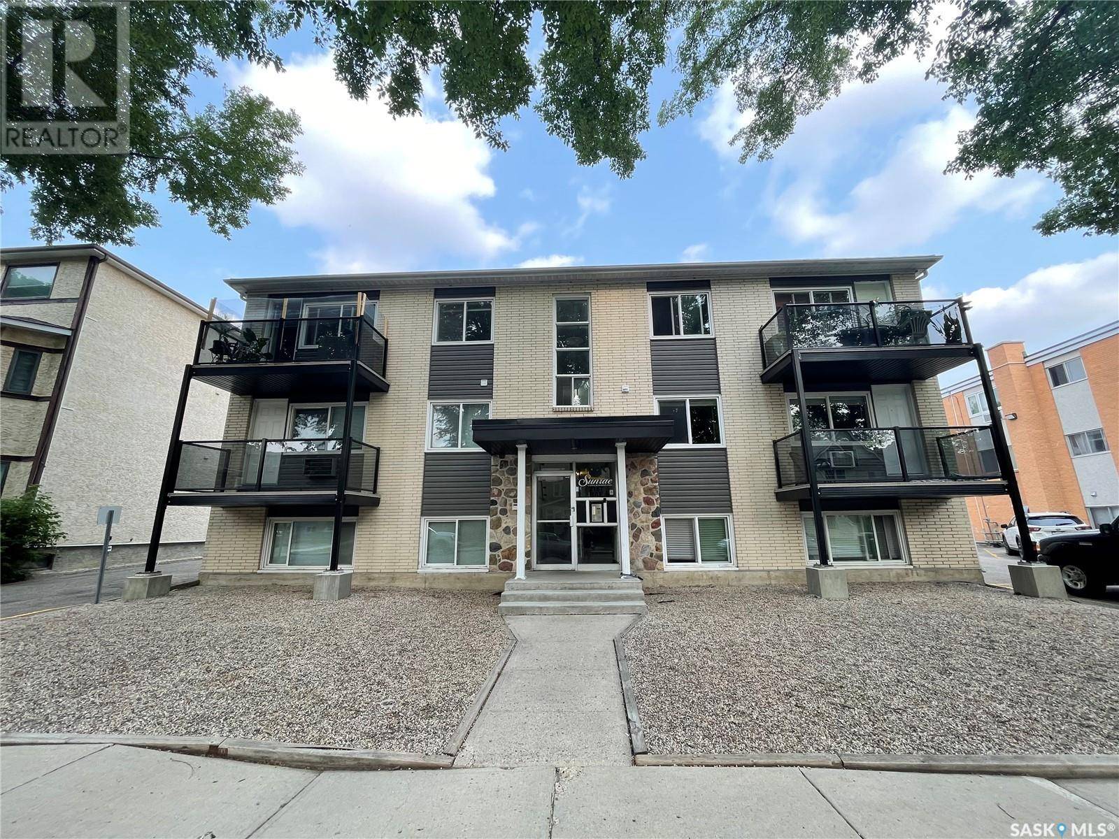 Regina, SK S4T2E8,6 2157 Rae STREET