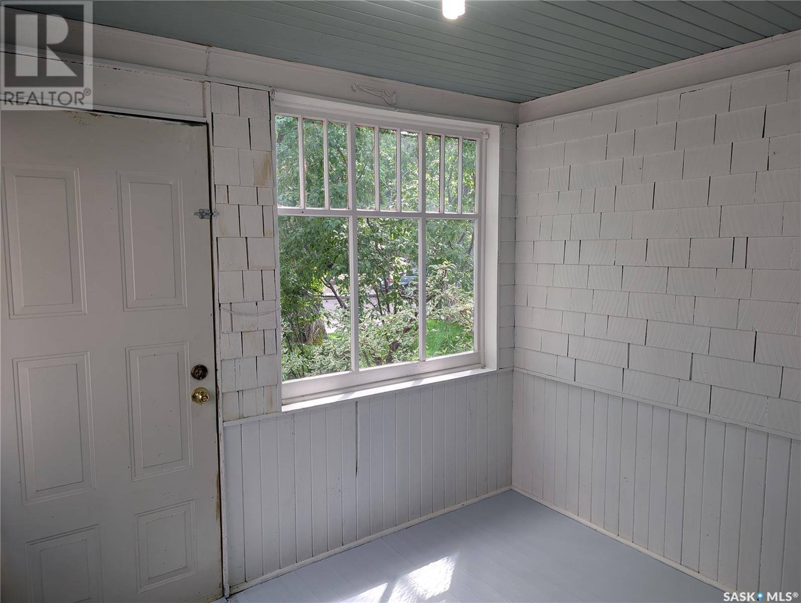 Saskatoon, SK S7K2M5,521 4th AVENUE N
