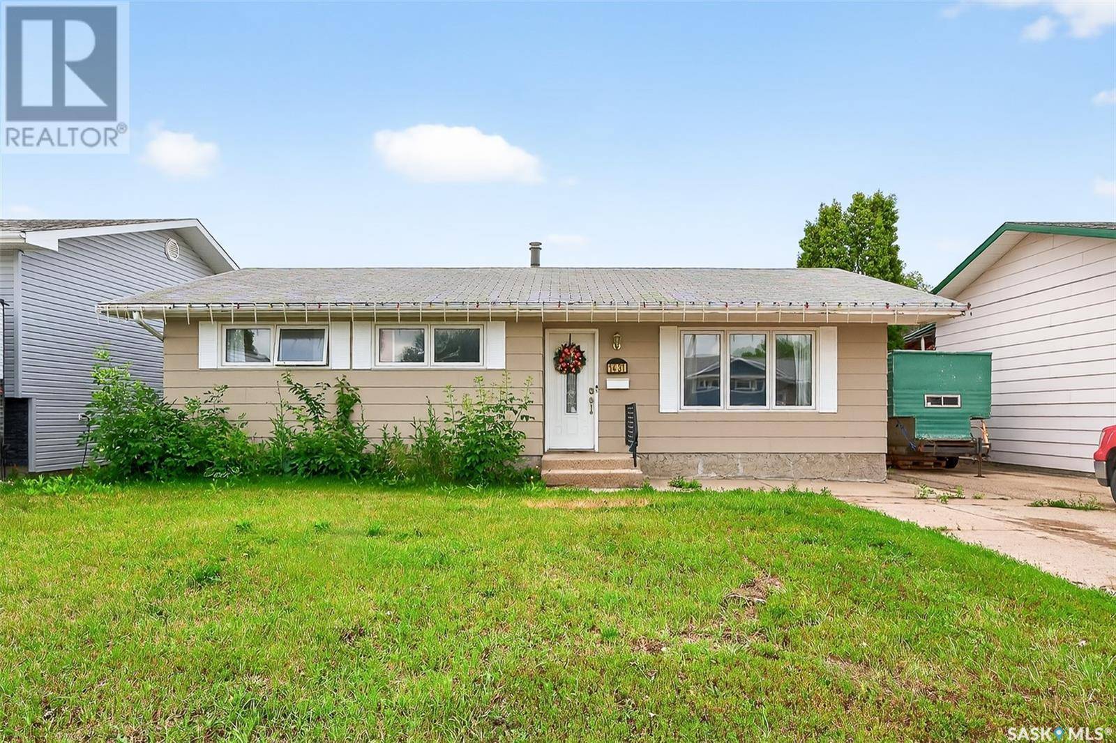 Moose Jaw, SK S6H6Y5,1431 Warner STREET