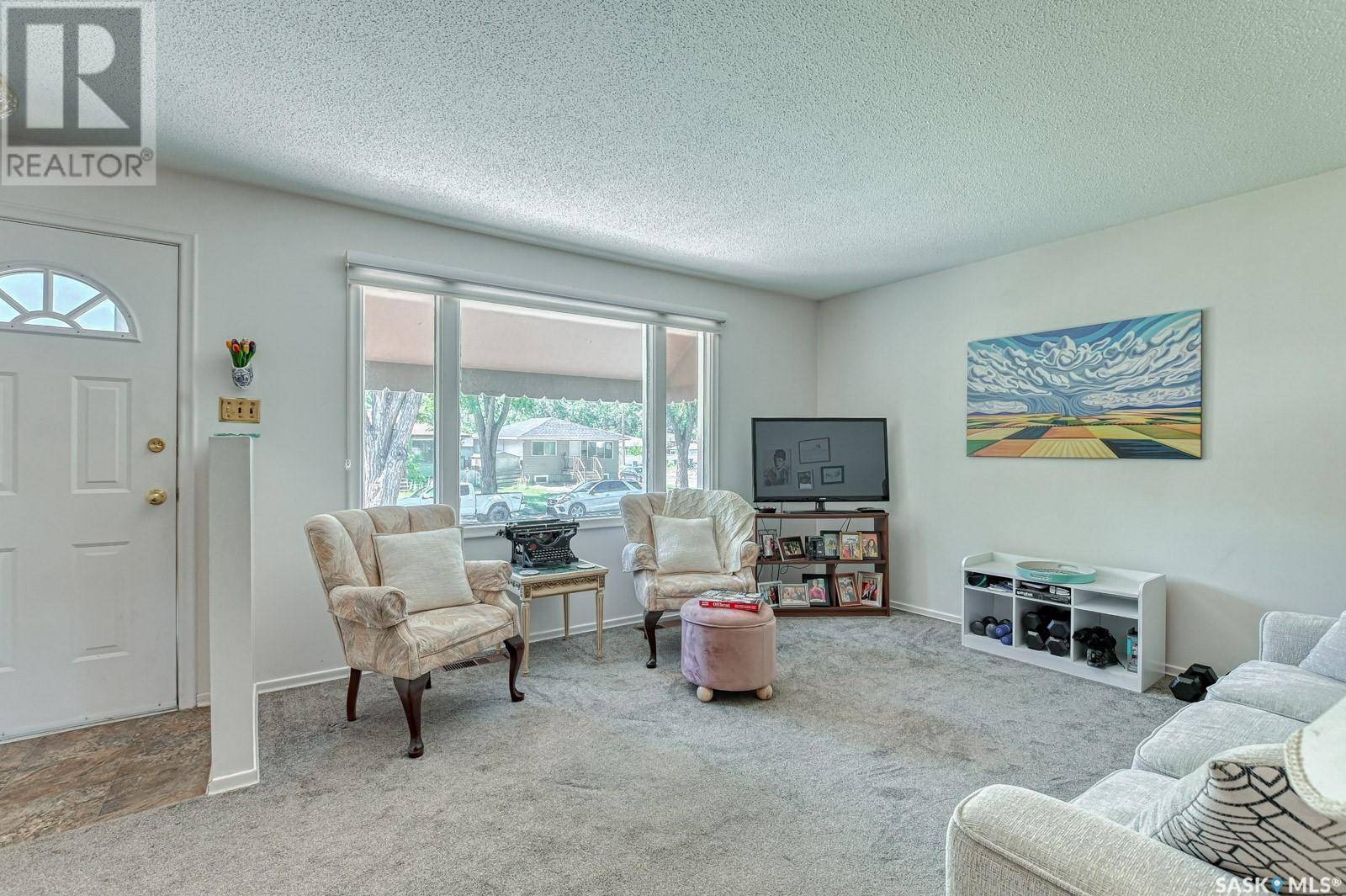 Regina, SK S4N2R6,2813 Francis STREET