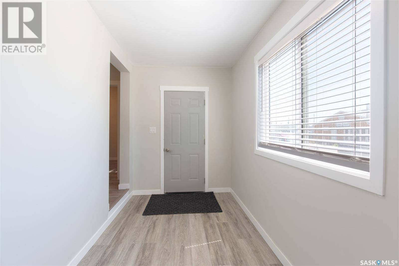 Moose Jaw, SK S6H1X7,950 Ominica STREET W