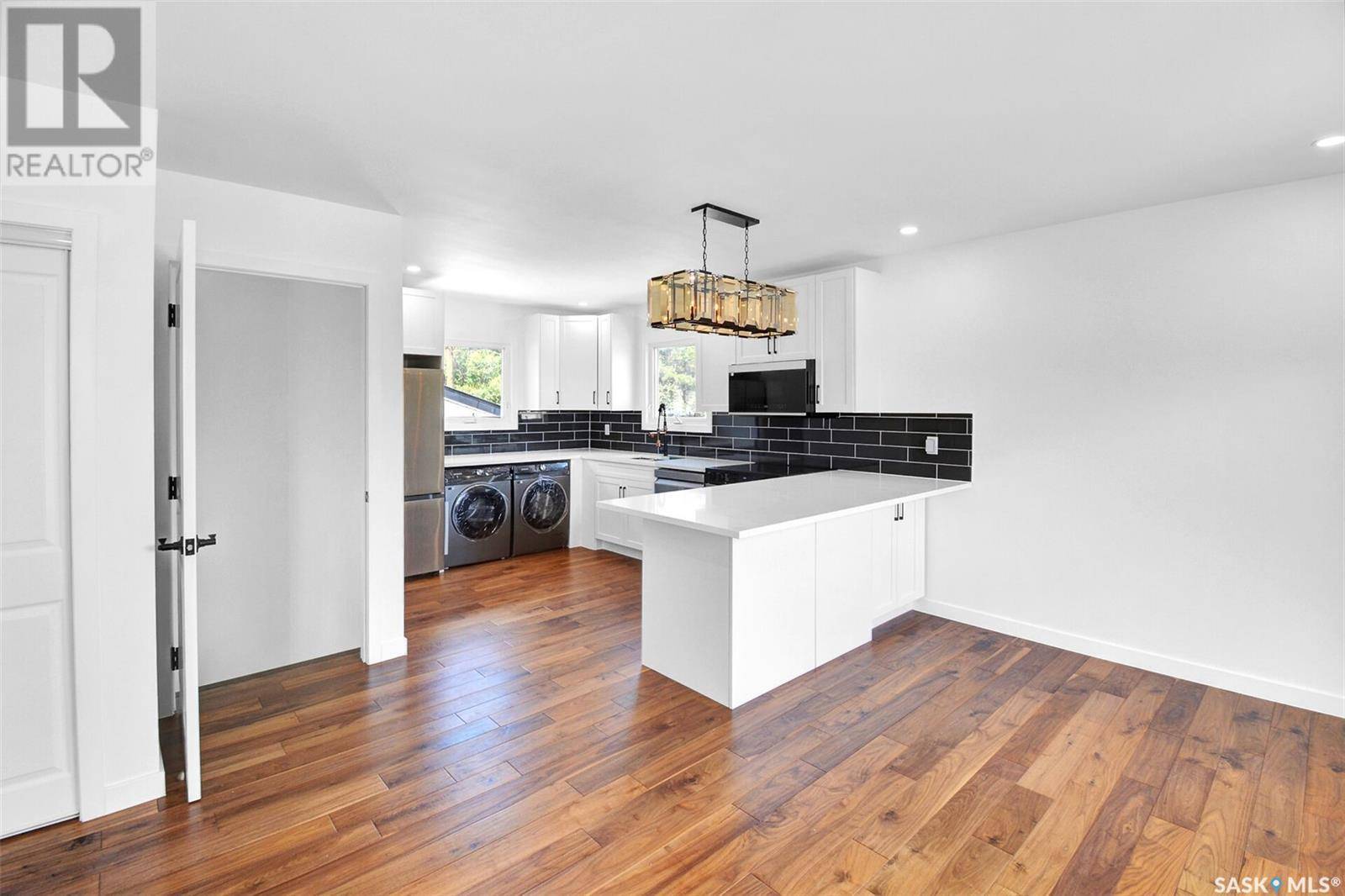 Saskatoon, SK S7M1C6,1618 19TH STREET W