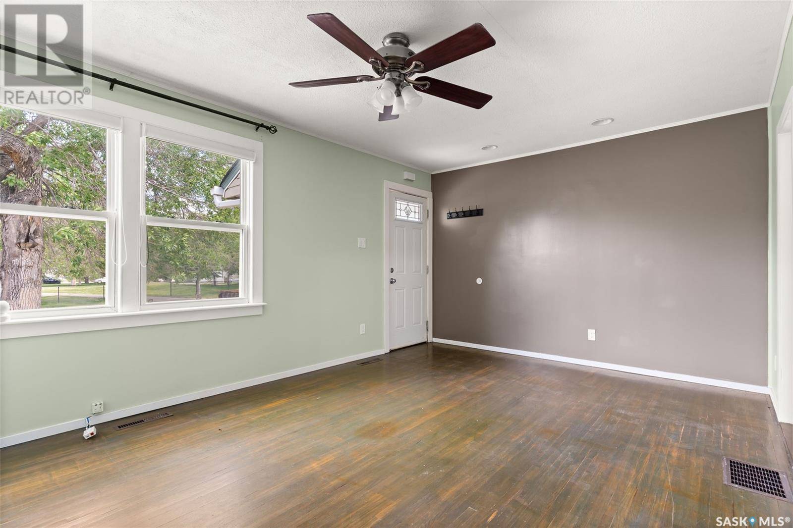 Regina, SK S4T4L4,1330 Pasqua STREET