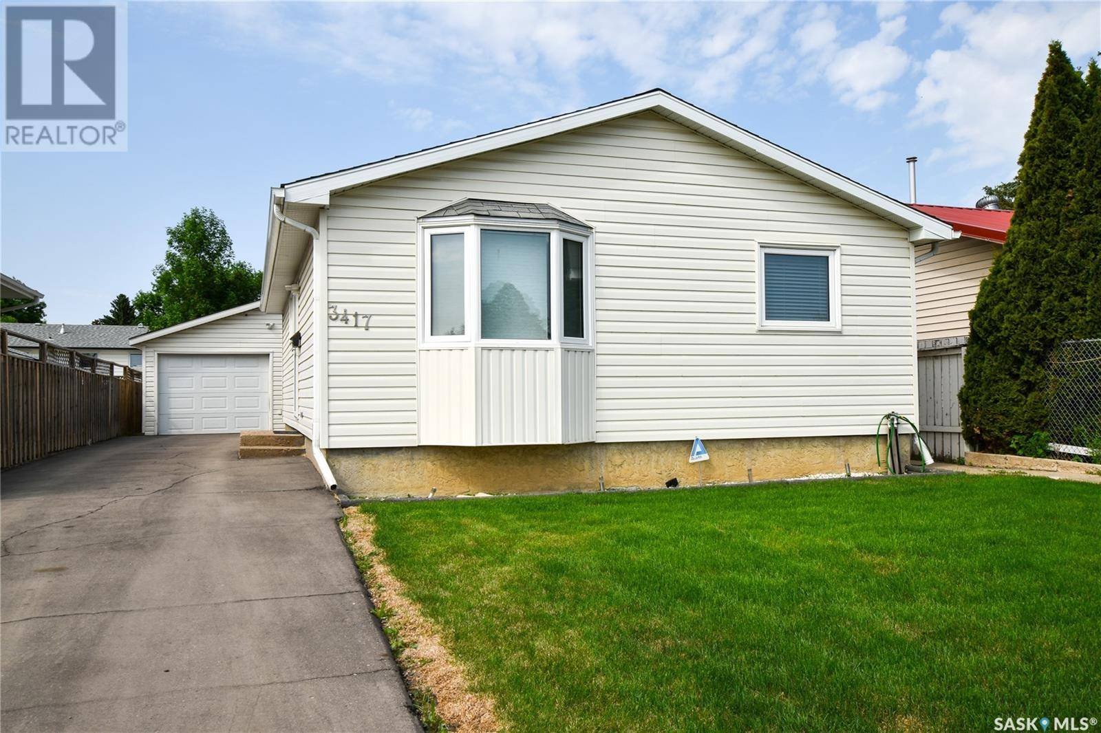 Saskatoon, SK S7L4V7,3417 Diefenbaker DRIVE