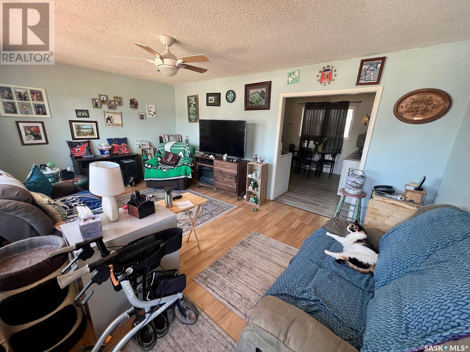 Regina, SK S4R2M3,446 McIntyre STREET