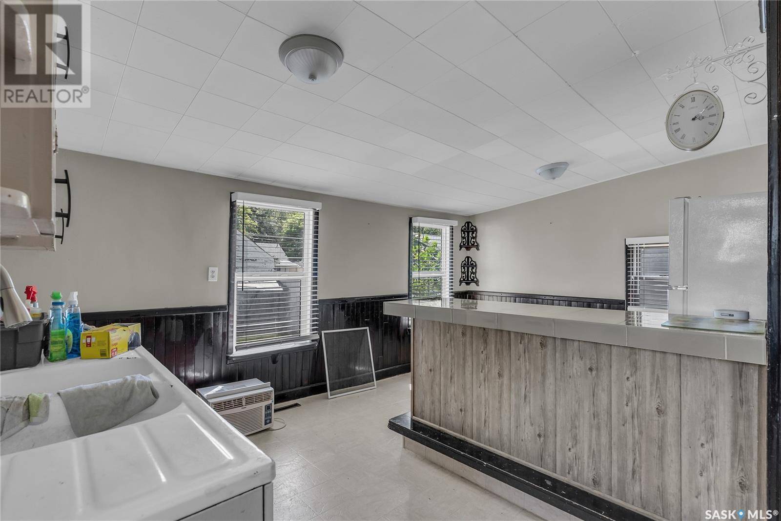 Saskatoon, SK S7H1H8,138 4th STREET E