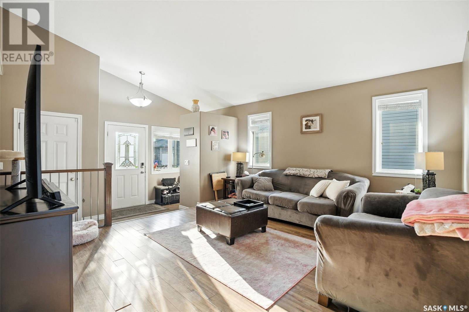 Saskatoon, SK S7R0H7,218 McCallum WAY