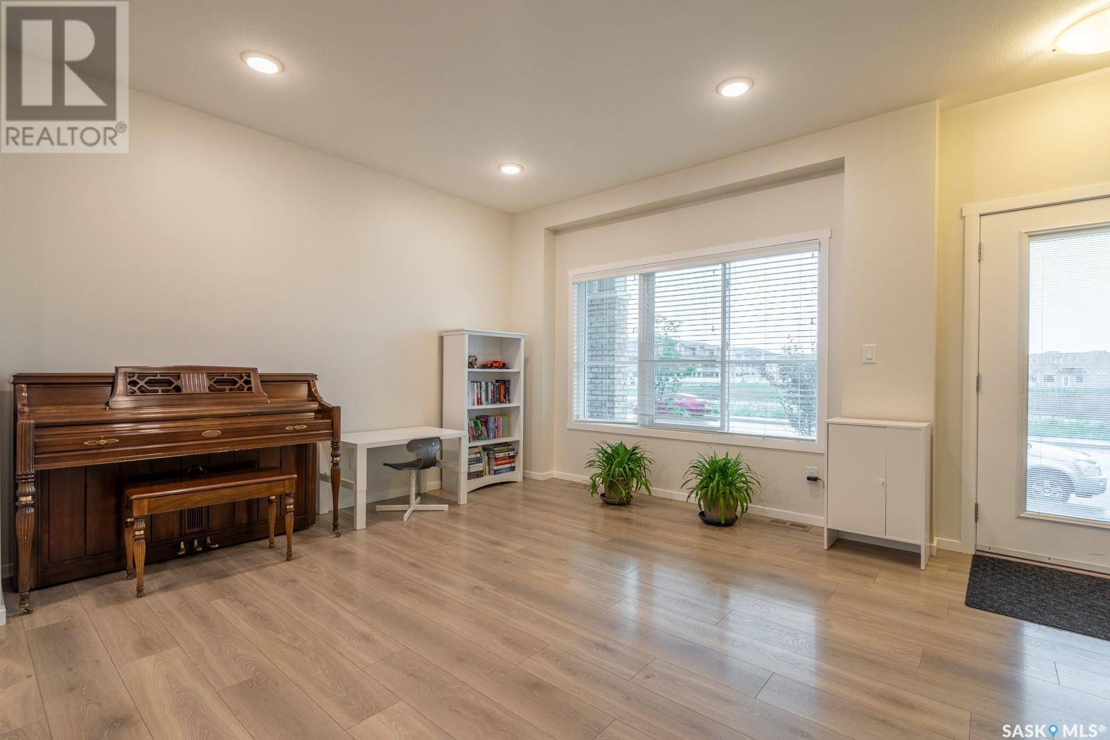 Regina, SK S4V3S5,5008 Primrose Green DRIVE E