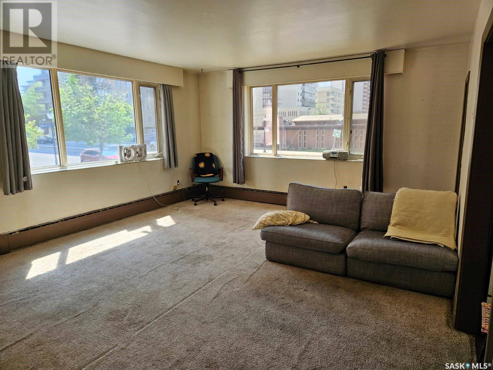 Saskatoon, SK S7K2M3,19 400 4th AVENUE N