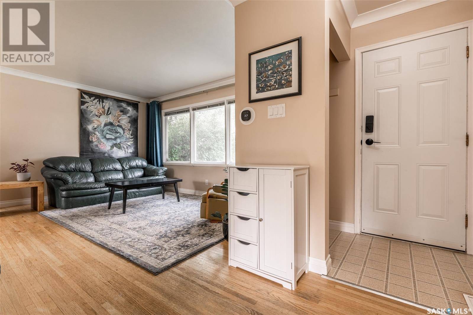 Saskatoon, SK S7L3T2,74 Howell AVENUE