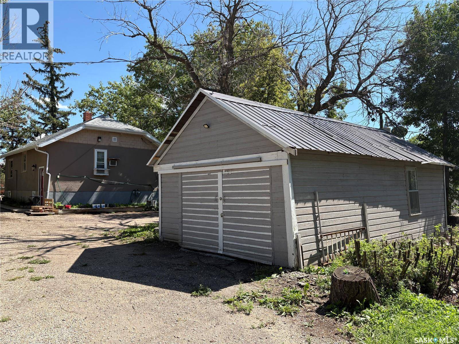 Assiniboia, SK S0H0B0,512 Centre STREET