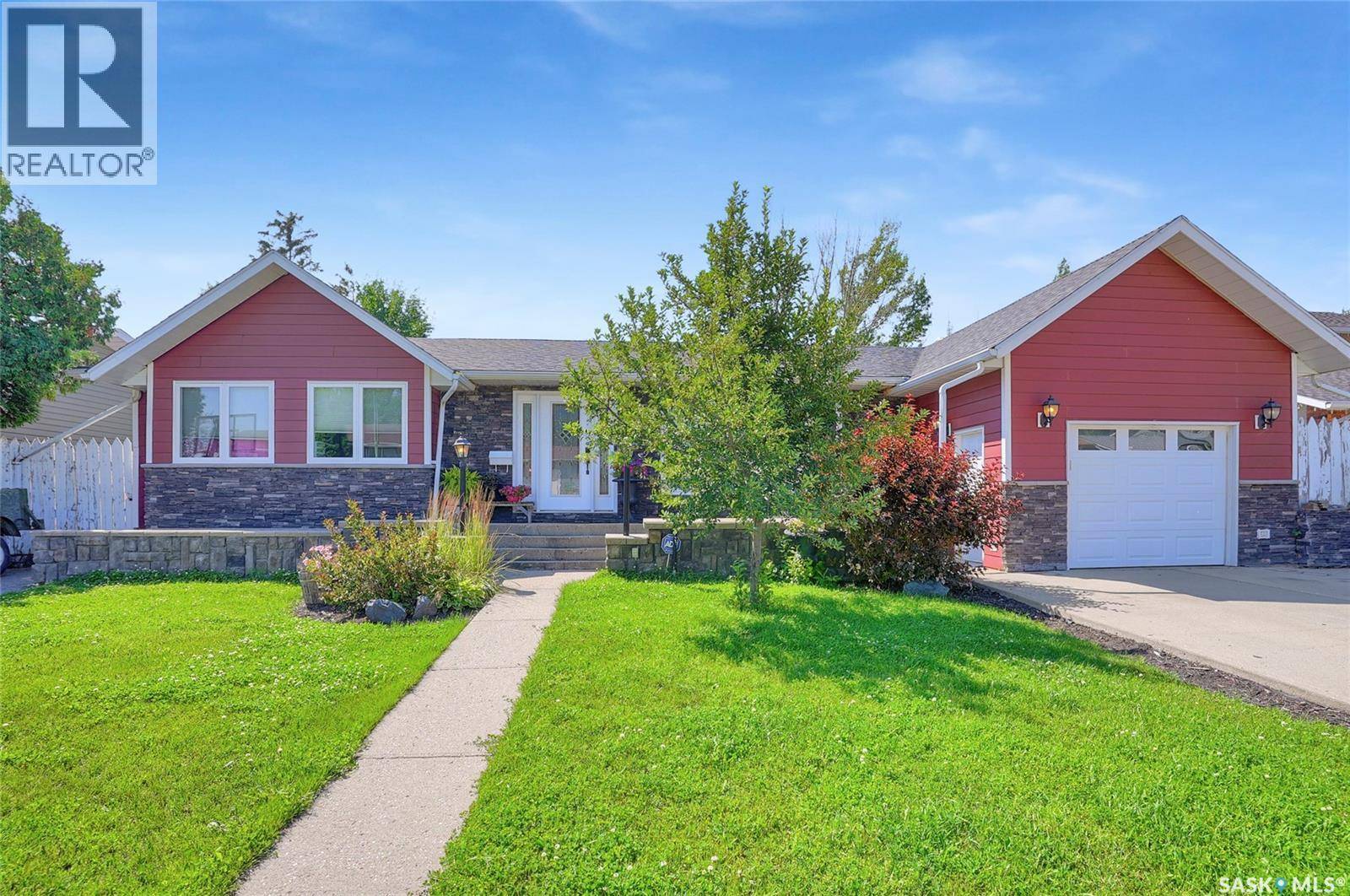 Moose Jaw, SK S6H6W9,1614 11th AVENUE NW