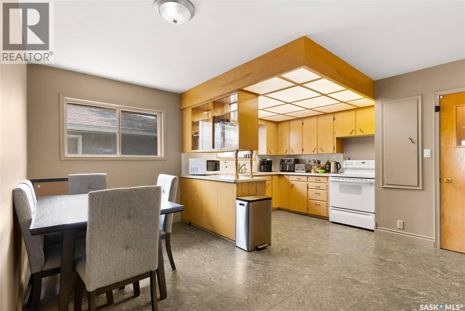 Regina, SK S4R2A4,238 Hamilton STREET