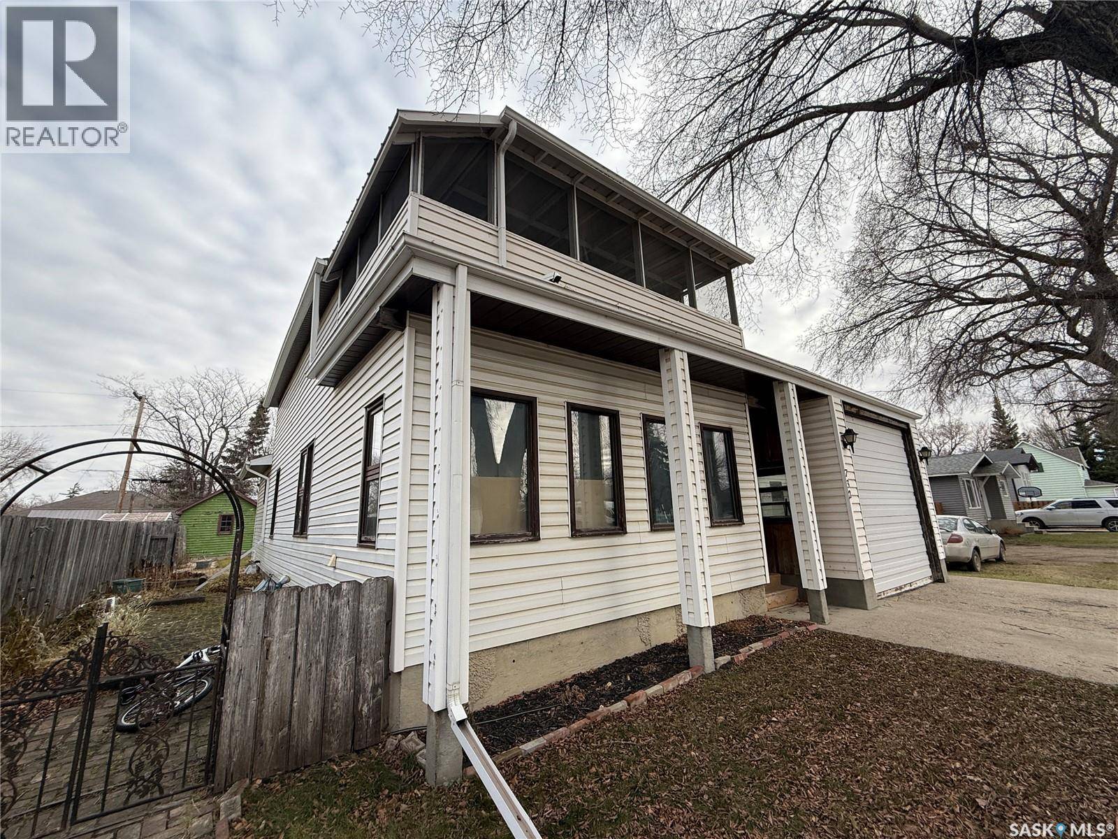 Humboldt, SK S0K2A0,732 6th STREET