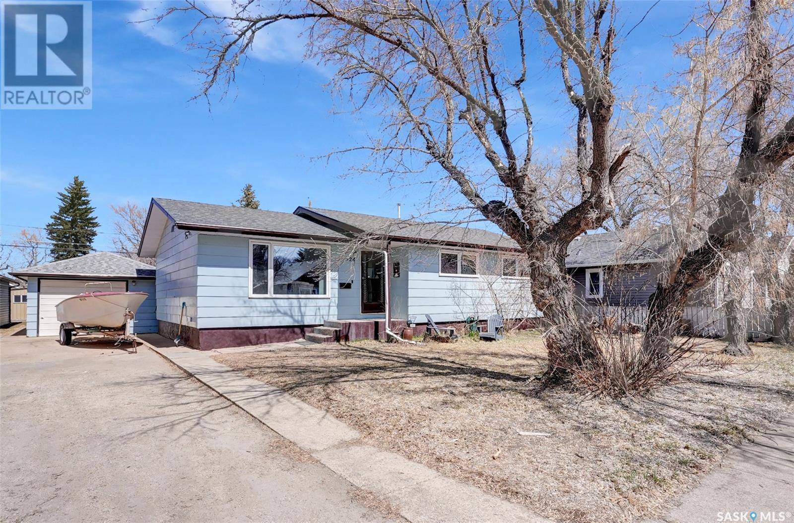 Moose Jaw, SK S6H5B6,924 Iroquois STREET W