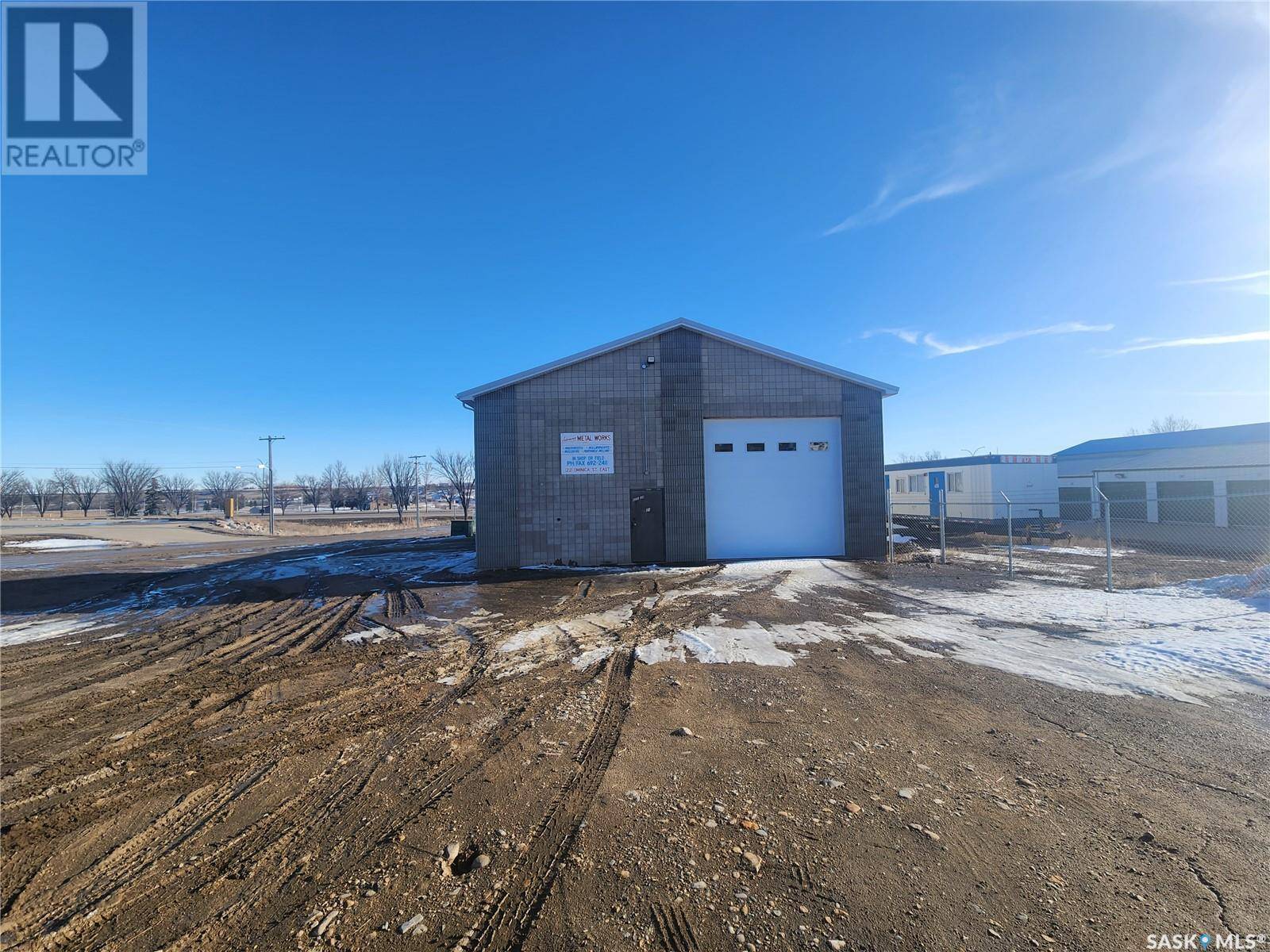 Moose Jaw, SK S6H7Y2,1221 Ominica STREET E