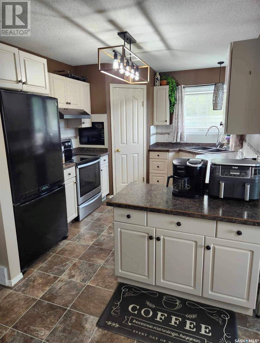 Big River, SK S0J0E0,228 6th AVENUE N
