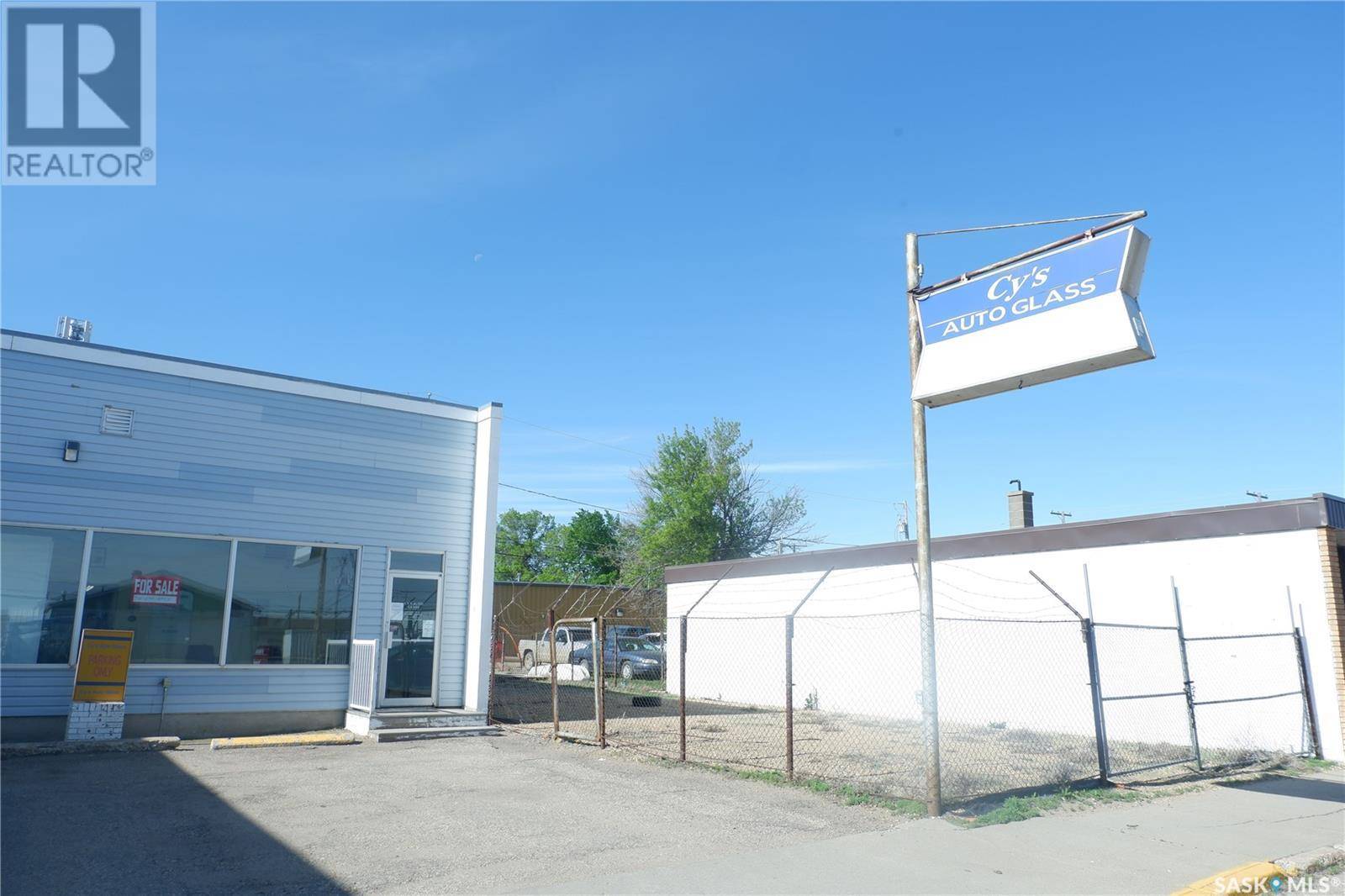 Assiniboia, SK S0H0B0,112-114 2nd AVENUE E