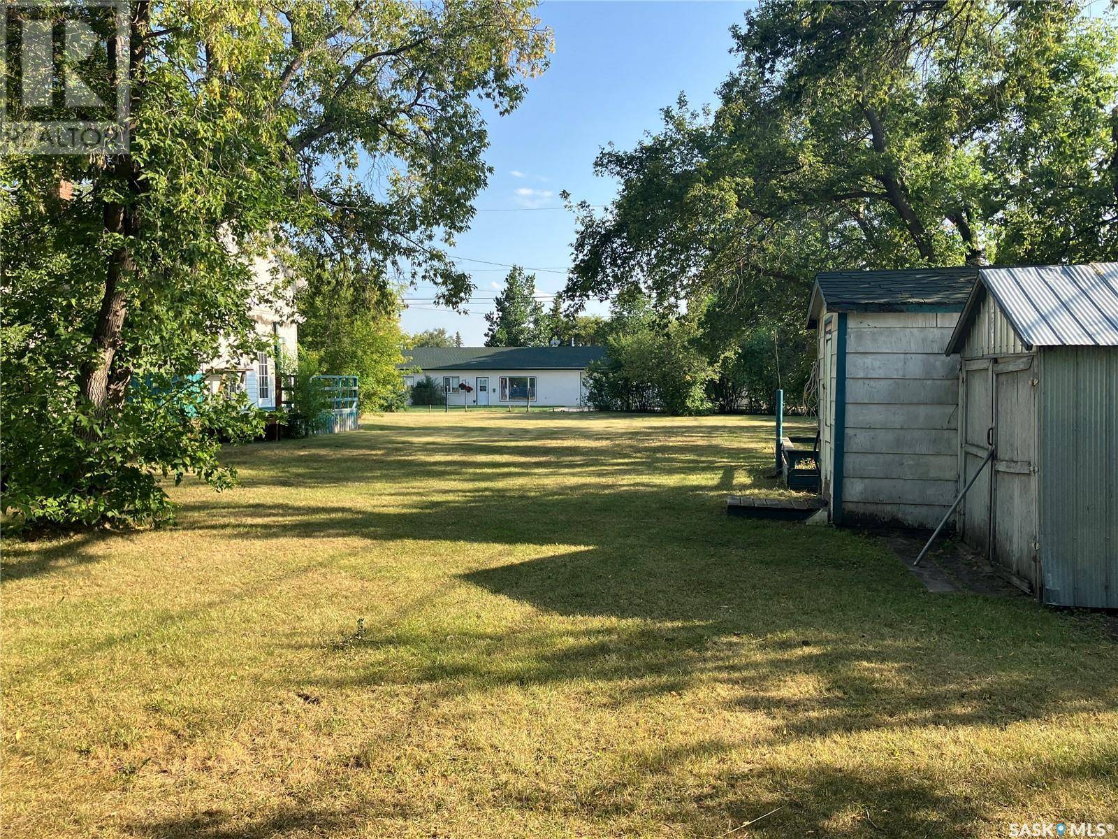 Nipawin, SK S0E1E0,300 5th STREET N